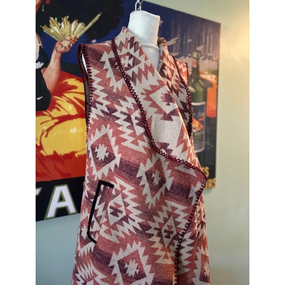Aztec boho Vest - Picture 2 of 10